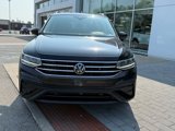 Used 2022 Volkswagen Tiguan SE image 2