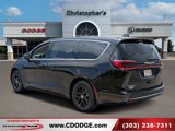 Used 2024 Chrysler Pacifica Touring-L image 5