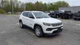 Used 2022 Jeep Compass Latitude image 3