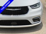 Used 2022 Chrysler Pacifica Touring-L image 2