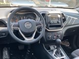 Used 2014 Jeep Cherokee Sport image 2