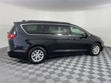 Used 2022 Chrysler Pacifica Touring-L image 3