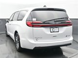 New 2025 Chrysler Pacifica Select image 4