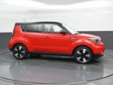 Used 2019 Kia Soul + image 3