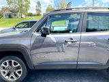 Used 2017 Jeep Renegade Latitude image 3