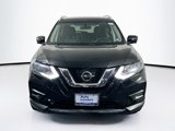 Used 2017 Nissan Rogue SV w/ SV Premium Package image 2
