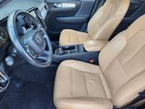 Used 2019 Volvo XC40 T5 Momentum image 4