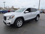 Used 2022 GMC Terrain SLE w/ LPO, Cargo Package image 4