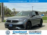 Certified 2022 Volkswagen Tiguan SE R-Line image 2