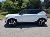 Used 2022 Volvo XC40 T5 R-Design w/ Advanced Package image 2