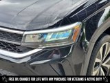 Used 2022 Volkswagen Taos SE w/ Panoramic Sunroof Package image 2