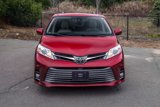 Used 2018 Toyota Sienna XLE image 2