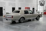 Used 1988 Lincoln Town Car Signature image 4