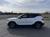 Used 2019 Volvo XC40 T5 R-Design image 2