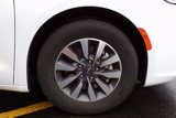 Used 2023 Chrysler Pacifica Touring-L image 4