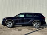 Used 2022 Toyota Highlander XLE image 2