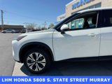 Used 2021 Nissan Rogue SV image 2