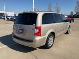 Used 2015 Chrysler Town & Country Touring image 6