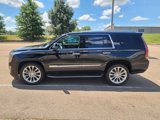 Used 2018 Cadillac Escalade Luxury image 3