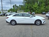 New 2025 Hyundai Elantra SE image 2