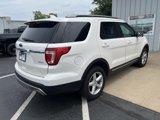 Used 2017 Ford Explorer XLT image 3