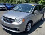 Used 2019 Dodge Grand Caravan SXT image 2