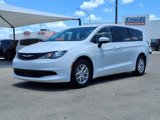 Used 2023 Chrysler Voyager LX image 3