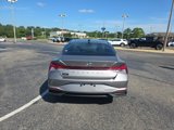 Used 2022 Hyundai Elantra SEL w/ Preferred Accessory Package image 4