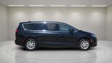 Used 2023 Chrysler Pacifica Touring-L image 2