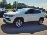 Used 2024 Jeep Compass Latitude image 3