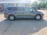 Used 2023 Chrysler Pacifica Touring-L image 2