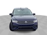 Used 2022 Volkswagen Tiguan SE image 3