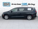 Certified 2023 Chrysler Pacifica Touring-L image 3