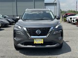 Used 2021 Nissan Rogue SV image 2
