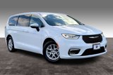 Used 2023 Chrysler Pacifica Touring-L image 3