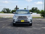 Used 2019 Toyota Highlander LE image 2