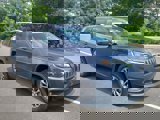 Used 2019 Jeep Cherokee Latitude Plus w/ Comfort/Convenience Group image 3