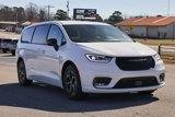 New 2024 Chrysler Pacifica Select w/ Uconnect Theater Family Group image 3