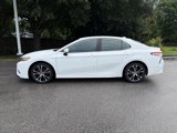 Used 2020 Toyota Camry SE image 2