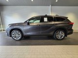 Used 2022 Toyota Highlander Platinum image 2