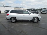 Used 2017 Nissan Pathfinder S image 2
