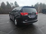 Used 2023 Chrysler Voyager LX image 5