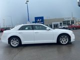 Used 2023 Chrysler Pacifica Touring-L image 3