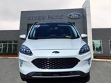 Used 2022 Ford Escape Titanium w/ Class II Trailer Tow Package image 2