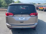Used 2017 Chrysler Pacifica Touring-L Plus w/ Advanced Safetytec Group image 6
