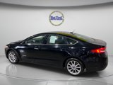 Used 2017 Ford Fusion SE image 3