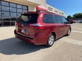 Used 2017 Toyota Sienna LE image 5