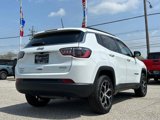 Used 2024 Jeep Compass Latitude image 3