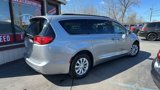 Used 2017 Chrysler Pacifica Touring-L image 5