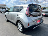 Used 2023 Kia Soul LX image 3